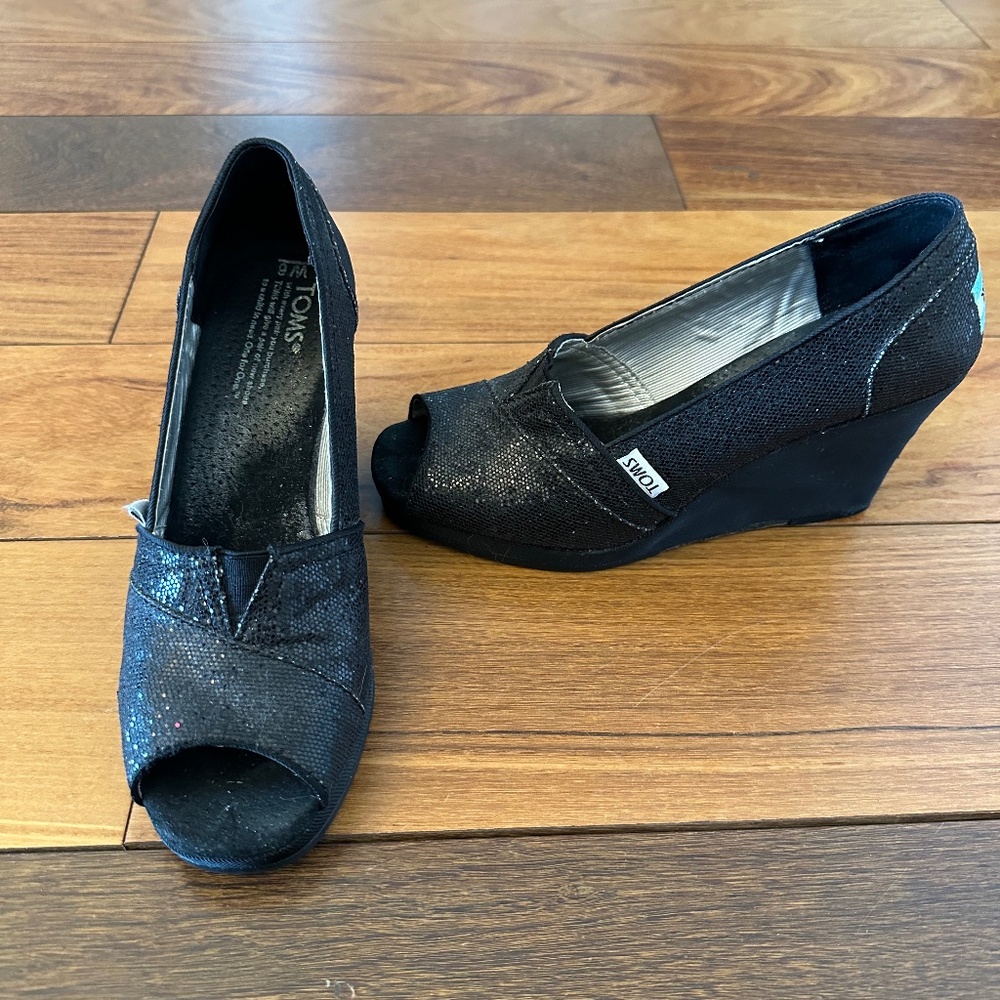 Toms Shoes